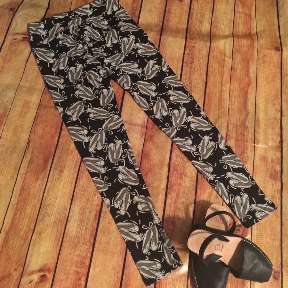 Rare 🖤LULAROE 🖤 Ballerina Shoes Leggings, OS